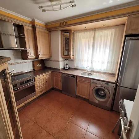 Nuevo! Pisazo En El Centro 8 Personas * Santander