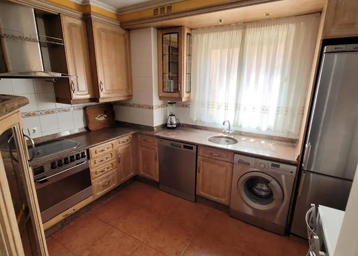 Nuevo! Pisazo En El Centro 8 Personas * Santander